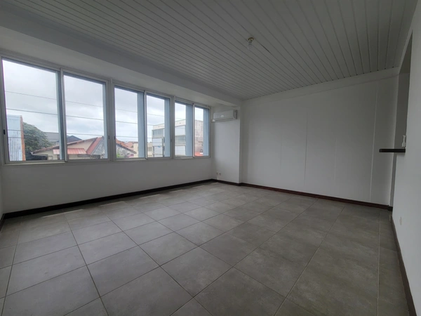 Appartement T4 entièrement climatisé – Centre-ville de Cayenne