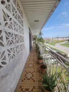 Maison T6 R+1 avec garage sur terrain de 746 m² – Cayenne