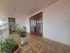 Maison T6 R+1 avec garage sur terrain de 746 m² – Cayenne