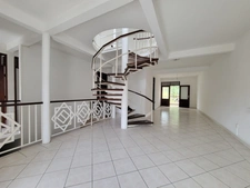 CAYENNE – IMMEUBLE MIXTE - 380 000 euros
