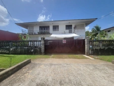 Maison T6 R+1 avec garage sur terrain de 746 m² – Cayenne