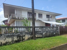 Maison T6 R+1 avec garage sur terrain de 746 m² – Cayenne