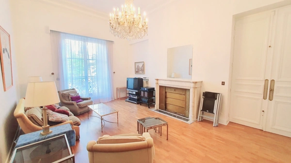 Dpt Paris (75), à vendre PARIS 8EME ARRONDISSEMENT appartement T2 de 85 m²  