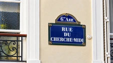 PARIS 6th – RUE DU CHERCHE-MIDI – LE BON MARCHÉ – 22.35 M² STUDIO TO RENOVATE – LUXURY BUILDING WITH CONCIERGE