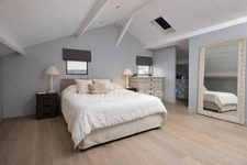 LOFT CONTEMPORAIN 202 m² – QUARTIER BERGÈRES | PORTES DE LA DÉFENSE - TERRASSE 25 m² – PARKING