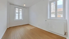 Toul (Cathédrale) : Duplex de 5 pièces principales ; 102 m2 Carrez, cave et grenier - Visite virtuelle sur demande 