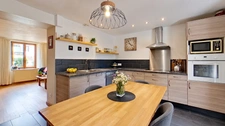 Moyen : Maison à vendre 5 pièces, terrasse & sous-sol - Visite virtuelle sur demande 