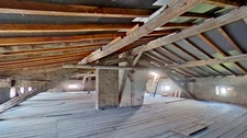 Toul (Cathédrale) : Duplex de 5 pièces principales ; 102 m2 Carrez, cave et grenier - Visite virtuelle sur demande 