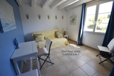 BARJAC – A 210 m2 property including a 70 m2 apartment with panoramic views of the Cévennes mountains, a short walk from the heart of the village
