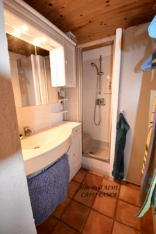 À Vendre : Charmante Maison en Pierre T7 avec Piscine et dépendances sur 2,8 Hectares à Saint Paulet de Caisson (Gard)
