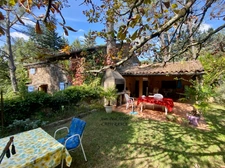 À Vendre : Charmante Maison en Pierre T7 avec Piscine et dépendances sur 2,8 Hectares à Saint Paulet de Caisson (Gard)