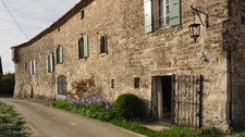 Demeure en pierre du XVIIe siècle avec vue imprenable sur les coteaux de l’Ardèche – Issirac