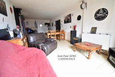 PONT-SAINT-ESPRIT – Maison T4 avec piscine, terrasse couverte et garage, à proximité des commodités