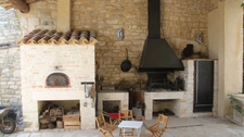 Demeure en pierre du XVIIe siècle avec vue imprenable sur les coteaux de l’Ardèche – Issirac