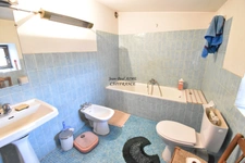 ISSIRAC (30) - Authentic Provençal Gard charm: stone house, garage, outbuildings and south-facing courtyard