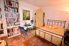 À Vendre : Charmante Maison en Pierre T7 avec Piscine et dépendances sur 2,8 Hectares à Saint Paulet de Caisson (Gard)
