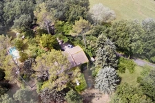 À Vendre : Charmante Maison en Pierre T7 avec Piscine et dépendances sur 2,8 Hectares à Saint Paulet de Caisson (Gard)