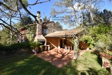À Vendre : Charmante Maison en Pierre T7 avec Piscine et dépendances sur 2,8 Hectares à Saint Paulet de Caisson (Gard)