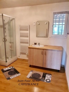 BARJAC – A 210 m2 property including a 70 m2 apartment with panoramic views of the Cévennes mountains, a short walk from the heart of the village