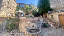 Demeure en pierre du XVIIe siècle avec vue imprenable sur les coteaux de l’Ardèche – Issirac