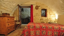 Demeure en pierre du XVIIe siècle avec vue imprenable sur les coteaux de l’Ardèche – Issirac