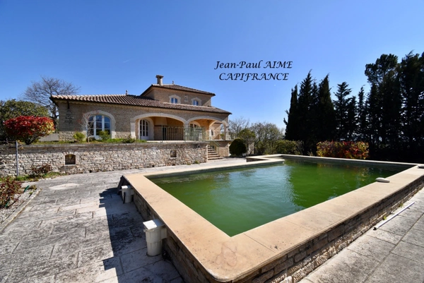 PONT SAINT ESPRIT (30) - Maison en pierre d'une surface de 308m2 à vendre  