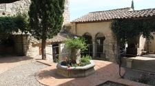 Demeure en pierre du XVIIe siècle avec vue imprenable sur les coteaux de l’Ardèche – Issirac