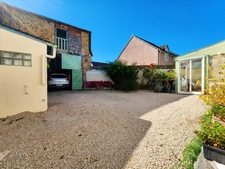 Maison de village bio climatique + grange + cour + jardin