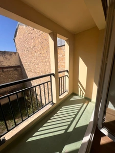 PONTOISE – CENTRE HISTORIQUE – STUDIO AVEC BALCON ET PARKING EN SOUS-SOL