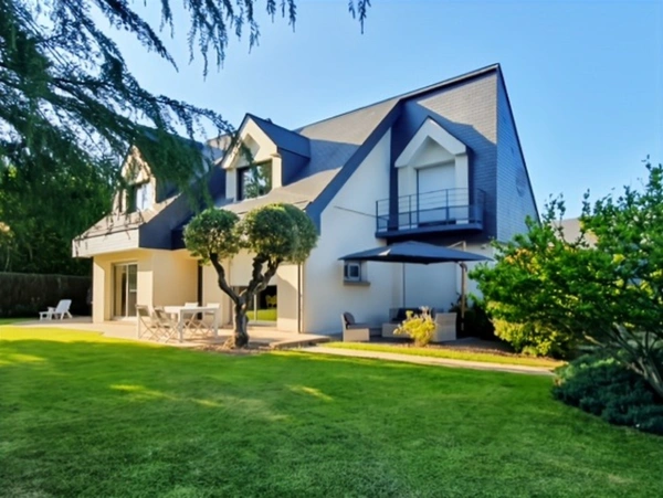 MESNIL ESNARD MAISON CONTEMPORAINE 250 M2 