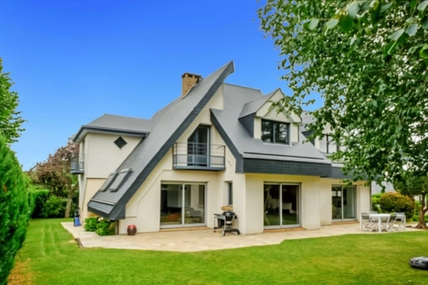 MESNIL ESNARD MAISON CONTEMPORAINE 250 M2 