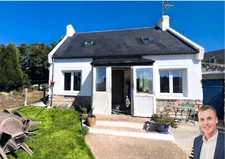 PLOEVEN (29) proche de PLOMODIERN - Maison à vendre de type 5 de 85 m² habitable 100 m² utile - Terrain de 248 m² - Dépendance. 