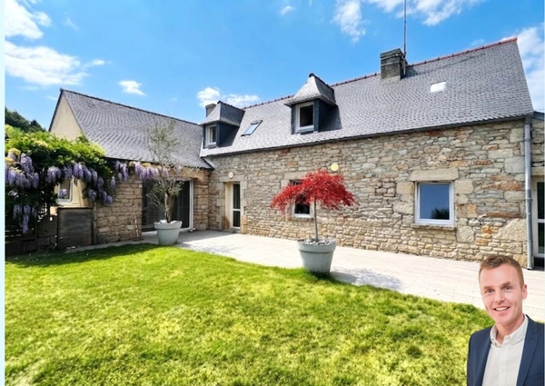 PLONÉIS (29) – Maison à vendre Type 6 de 115 m² habitable et 189 m² utile – Terrain de 1 320 m² – Double garage – Piscine