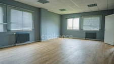  vendre ERGUE GABERIC (29) Local/bureau sur une parcelle de terrain de 10 000 m² 