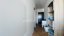 Département Finistère (29) – À vendre à Quimper, quartier Kerfeunteun : studio de 29,29 m² habitables avec terrasse et parking extérieur privatif.