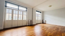 QUIMPER CENTRE (29) – Immeuble de 360 m² habitable avec jardin et garage.