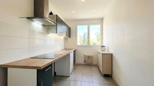 Dpt Finistère (29), A vendre QUIMPER Ouest, Appartement type 3 de 64 m² habitable avec trois balcons - Cave.