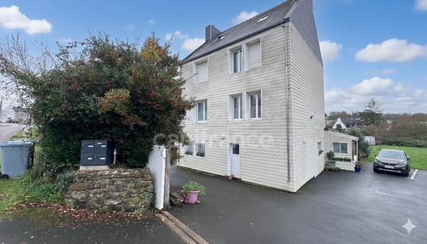 A VENDRE QUIMPER (29) - Immeuble de rapport sans copropriété avec 4 appartements d'une surface habitable de 220 m² - Terrain 600 m² 