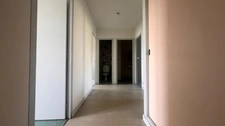 Appartement à vendre situé au 3e étage, de type 3, d’une surface de 70 m² habitable.