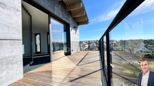 Département du Finistère (29) - À vendre : Crozon, centre-ville - Appartement penthouse T6 de 183 m² habitable avec vue panoramique - 4 terrasses - Garage.
