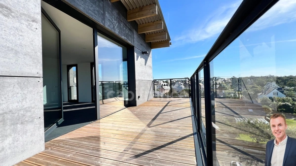 Département du Finistère (29) - À vendre : Crozon, centre-ville - Appartement penthouse T6 de 183 m² habitable avec vue panoramique - 4 terrasses - Garage.