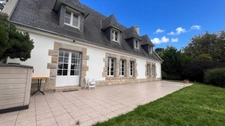 QUIMPER (29) – LE STANGALA – Maison de 210 m² habitables, édifiée sur une parcelle de 12 000 m², avec sous-sol intégral.
