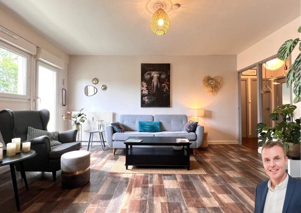 Appartement à vendre situé au dernier étage, de type 4, d’une surface habitable de 78 m², avec 3 balcons.