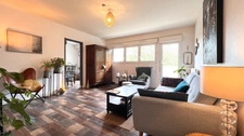 Appartement à vendre situé au dernier étage, de type 4, d’une surface habitable de 78 m², avec 3 balcons.