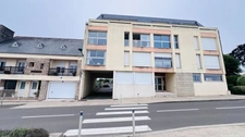 Département du Finistère (29) – À vendre à MORGAT : Garage en sous-sol de 14 m², situé dans une résidence sécurisée.