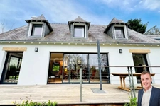 Dpt Finistère (29), à vendre MORGAT - Maison de type 8 de 202 m² habitables, 222 m² utiles, avec terrasse, garage et terrain de 970 m²