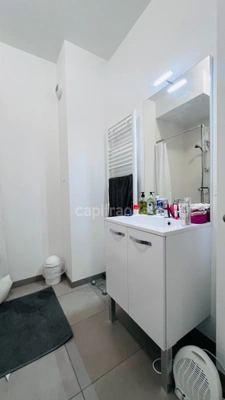 Département Finistère (29) – À vendre à Quimper, quartier Kerfeunteun : studio de 29,29 m² habitables avec terrasse et parking extérieur privatif.