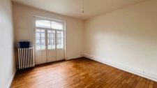 QUIMPER CENTRE (29) – Immeuble de 360 m² habitable avec jardin et garage.