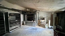 SCAER (29) - Immeuble mixte - local commercial (boulangerie) et appartement 98 m² habitable rénover