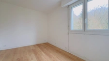 Quimper Ouest - Appartement T4 de 78 m² habitable - 1 loggia - Une terrasse - Cave.